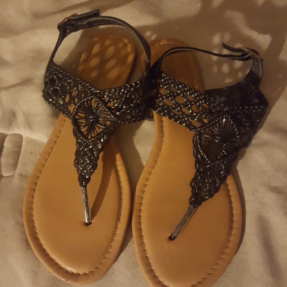 Sandles
